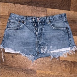 LEVIS distressed denim shorts